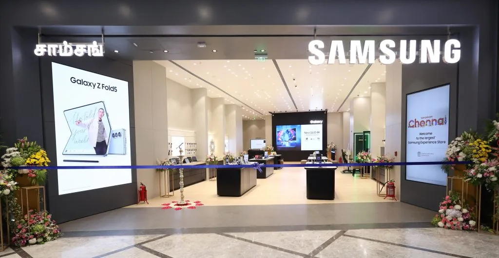 Were the First to associate with Samsung as their Privilege Partners in Mobile Phones in Kerala.